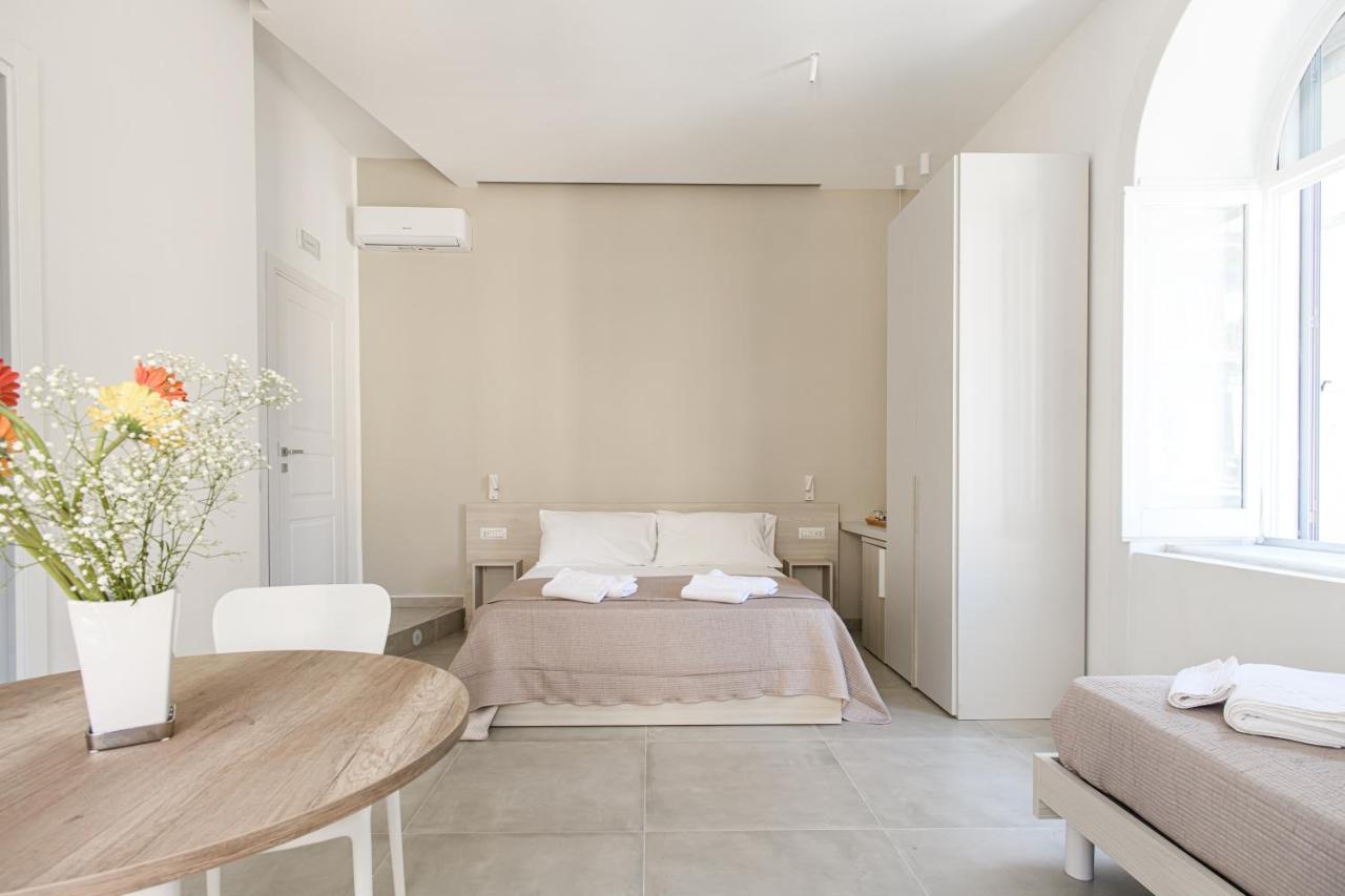 Lux Caracciolo Bed and Breakfast Neapel Exteriör bild
